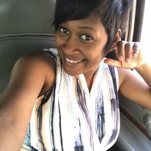 Meet your Posher, Amina